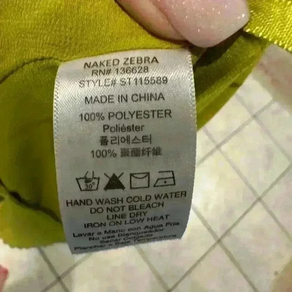 Naked Zebra chartreuse Sleeveless Blouse Size Medium - Picture 4 of 4
